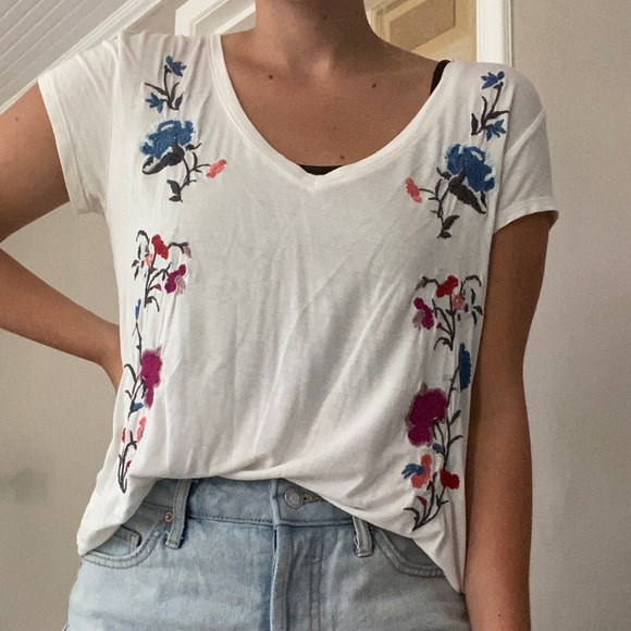 American Eagle Outfitters Tops - American Eagle Floral White Tee